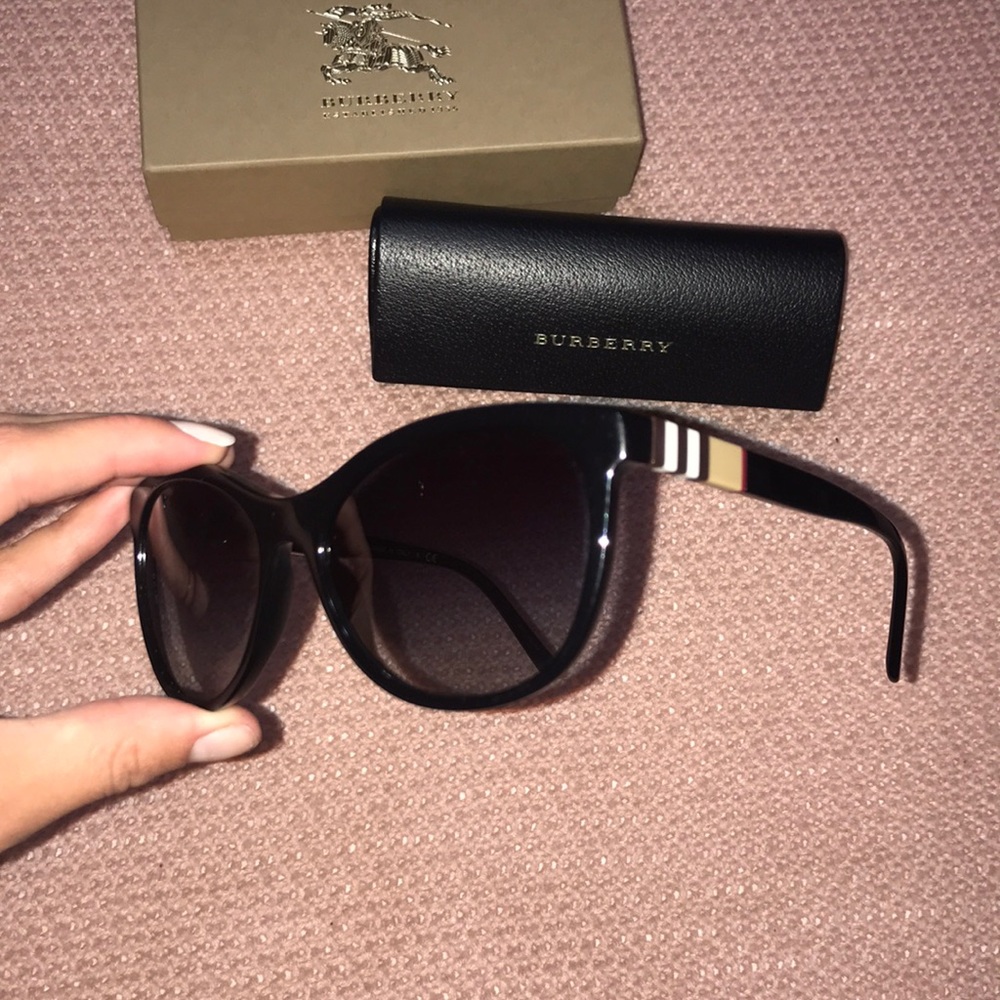 BRAND NEW Polarized Burberry Sunglasses